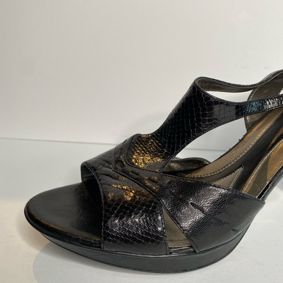 🍒NATURALIZER Black Leather Heels!!! - Picture 2 of 6